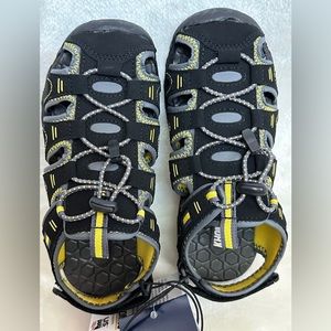 KHOMBU Boys Athletic Shoes SZ 3 NWT